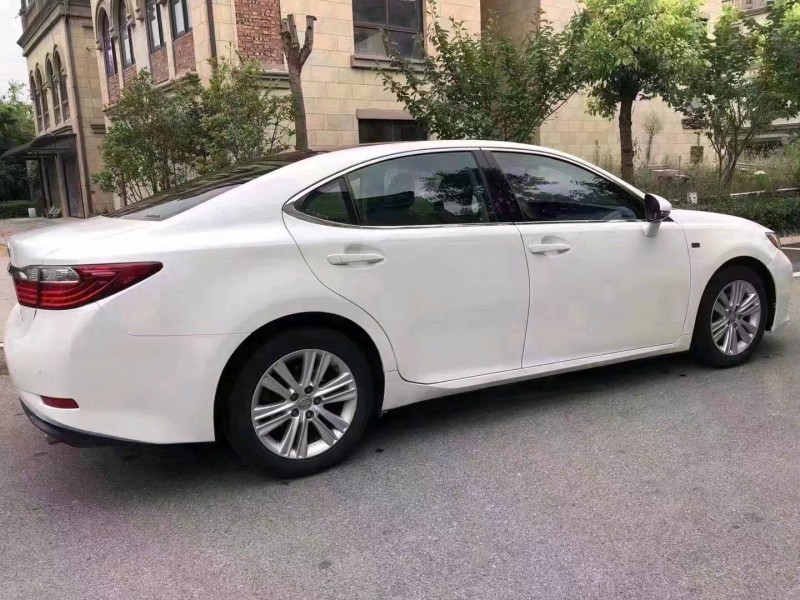 苏州13年雷克萨斯ES8