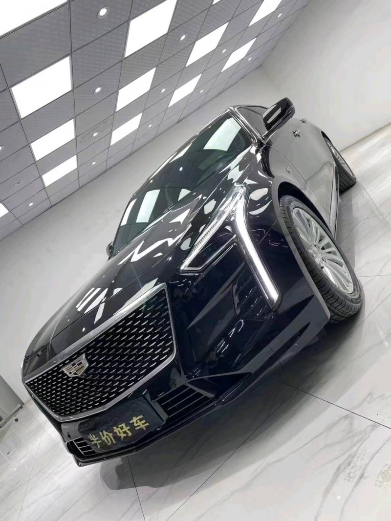 成都20年凱迪拉克XT62