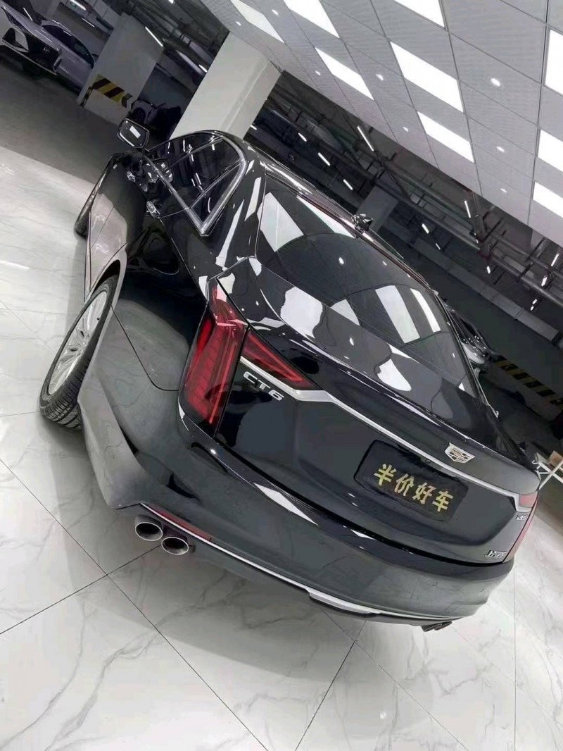 成都20年凱迪拉克XT64