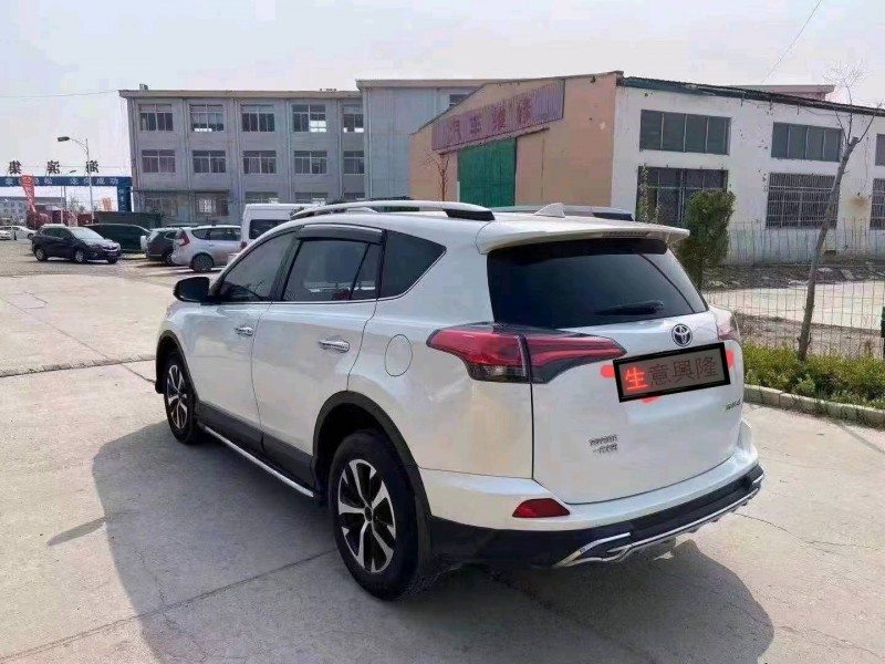 佛山18年豐田RAV44