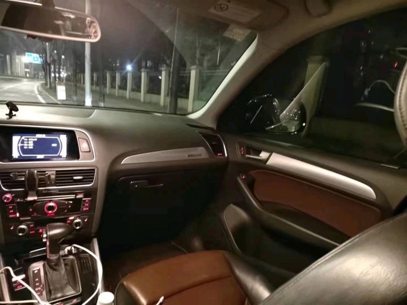 武漢16年奧迪Q58
