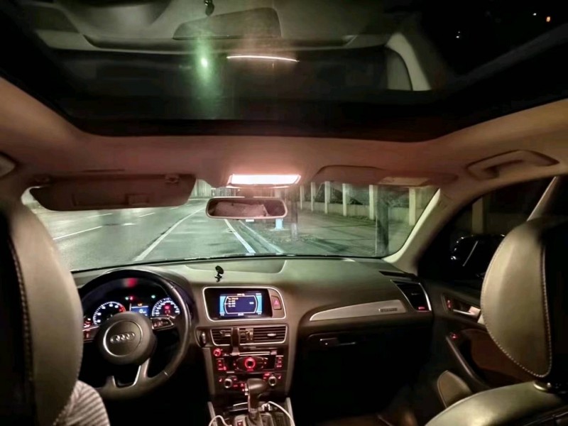 武漢16年奧迪Q59