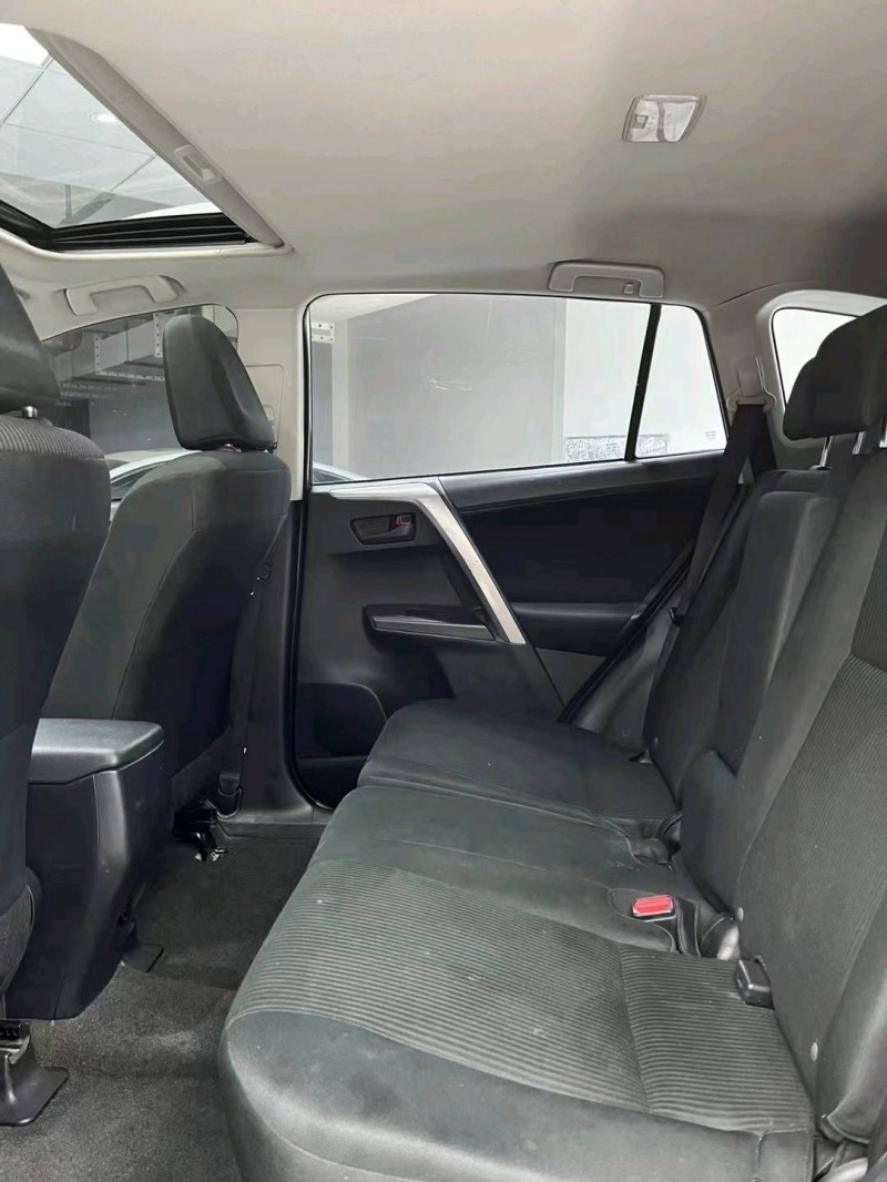 成都17年豐田RAV47