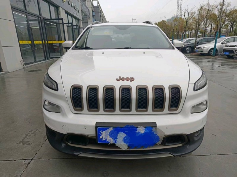 宜昌17年Jeep自由光9