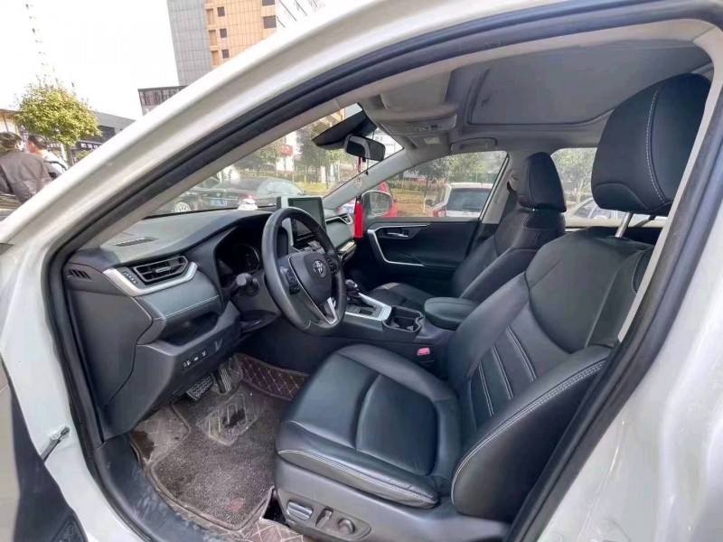 宜昌20年豐田RAV44