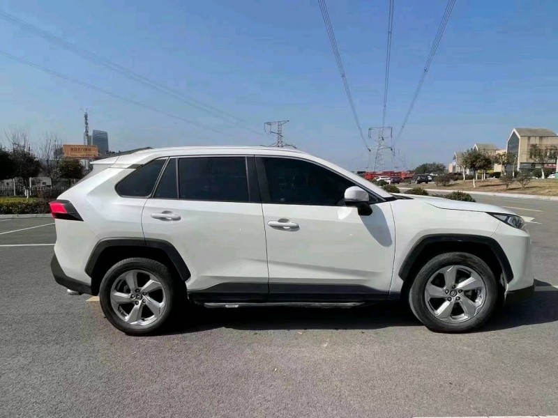 宜昌20年豐田RAV48
