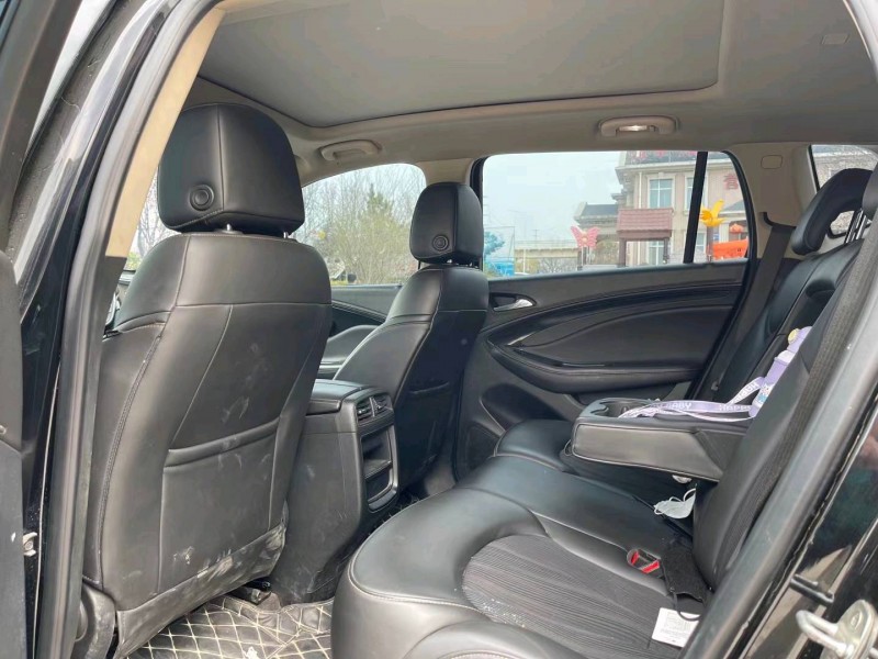 青岛17年别克昂科威8