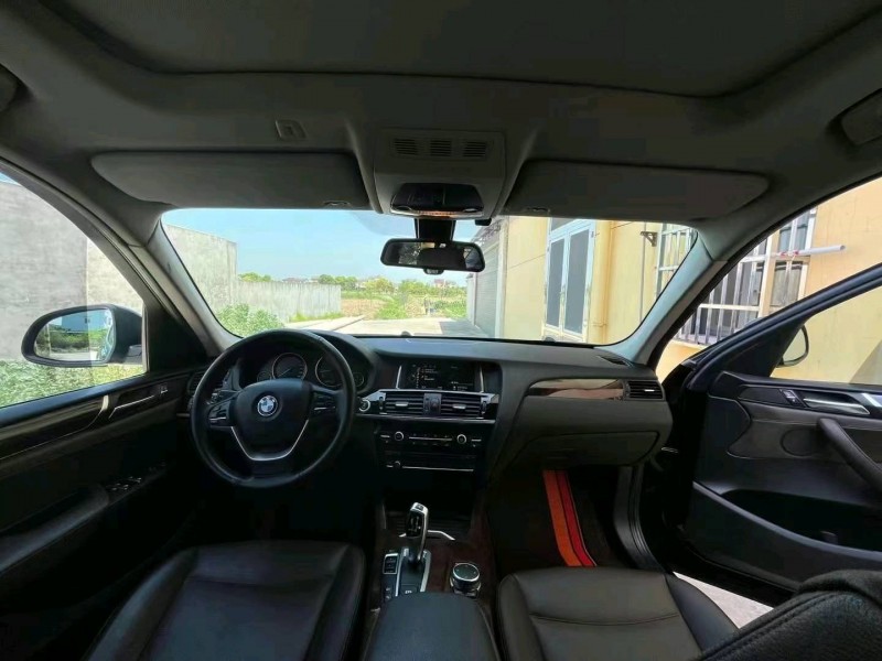 北京16年宝马X38