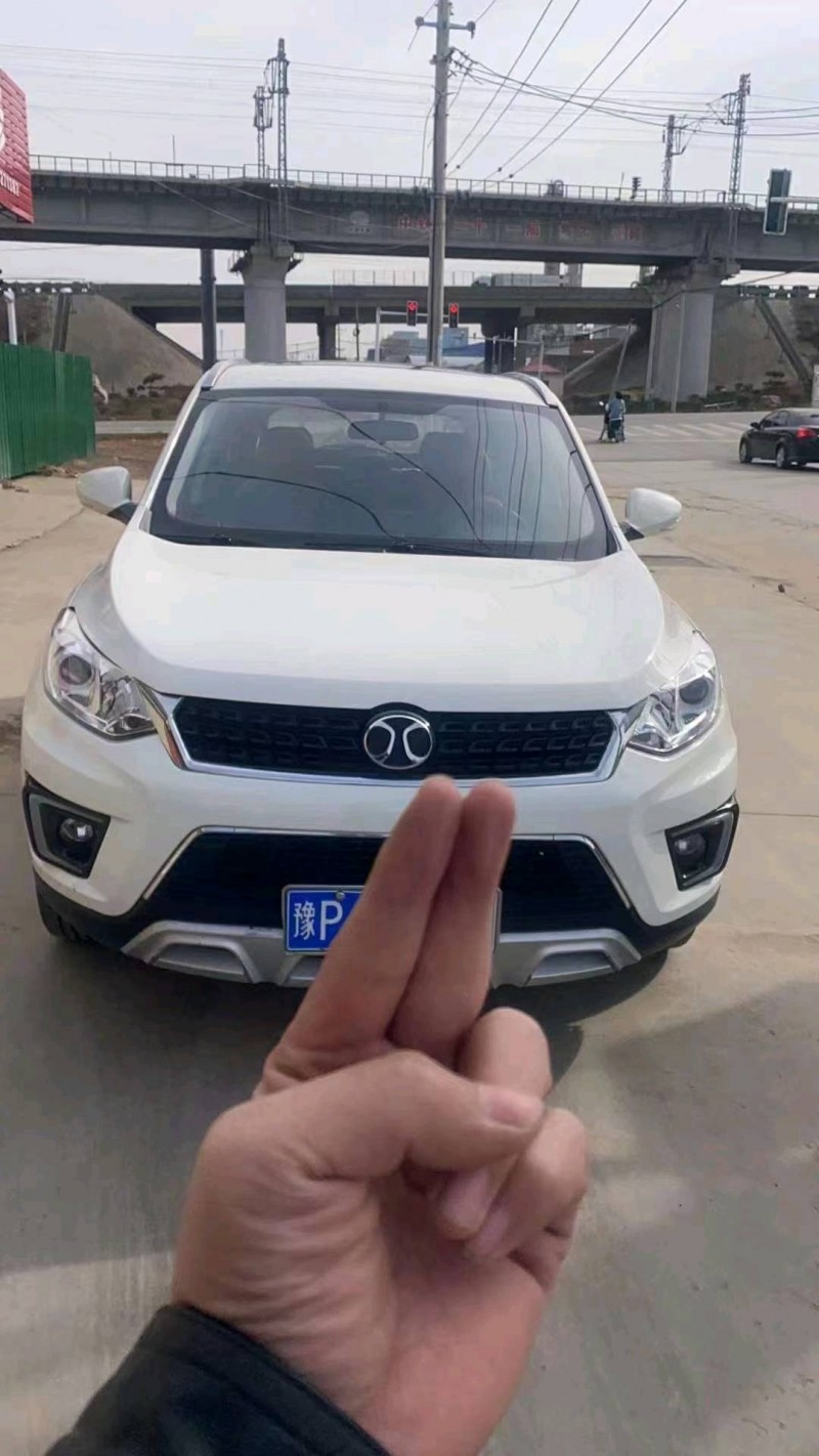 安陽17年北汽紳寶X351