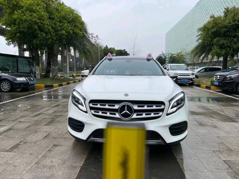 北京19年奔驰GLA1