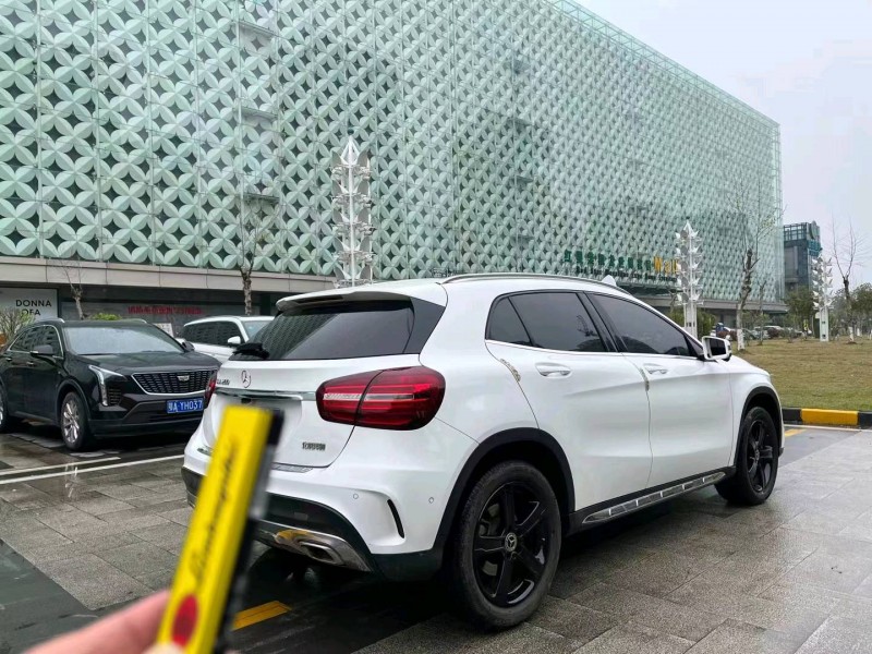 北京19年奔驰GLA4