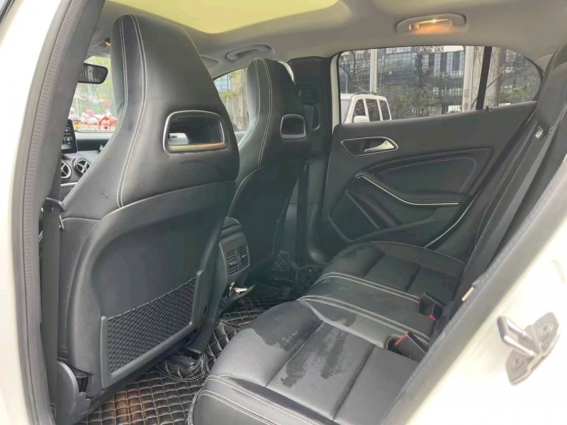 北京19年奔驰GLA7