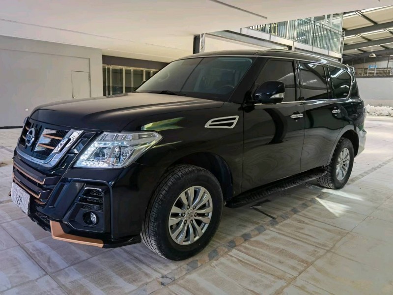 張家口18年日產途樂2