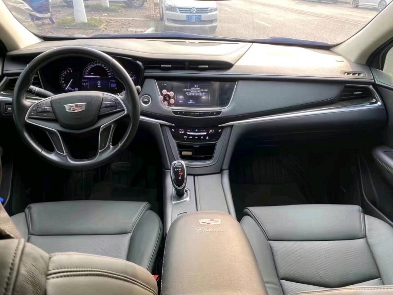 重慶17年凱迪拉克XT56