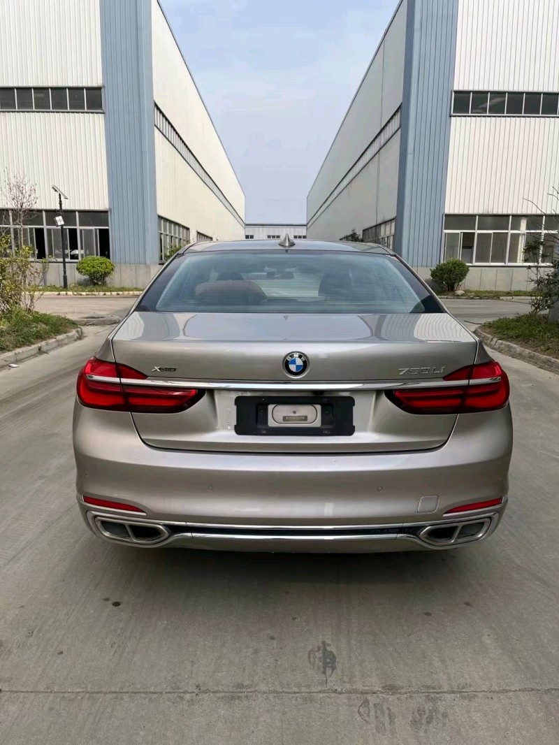 徐州17年宝马7系9