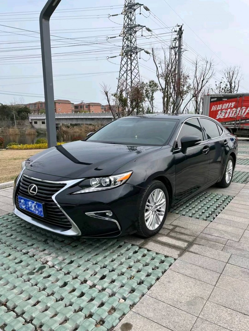 徐州16年雷克萨斯ES3