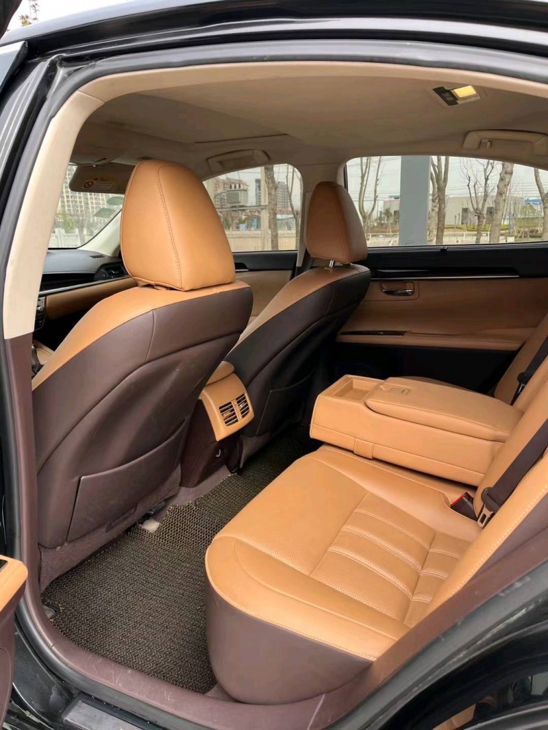 徐州16年雷克萨斯ES5