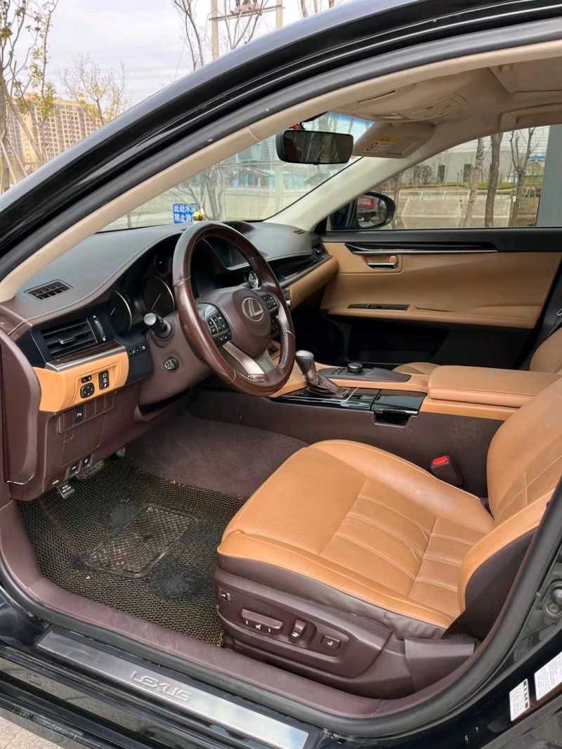 徐州16年雷克萨斯ES7