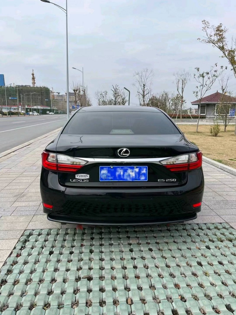 徐州16年雷克萨斯ES9