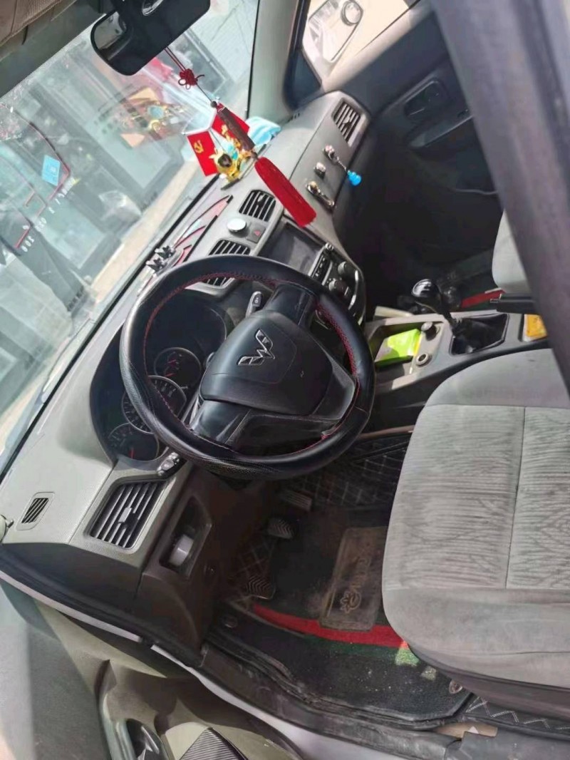 東營15年五菱汽車宏光4