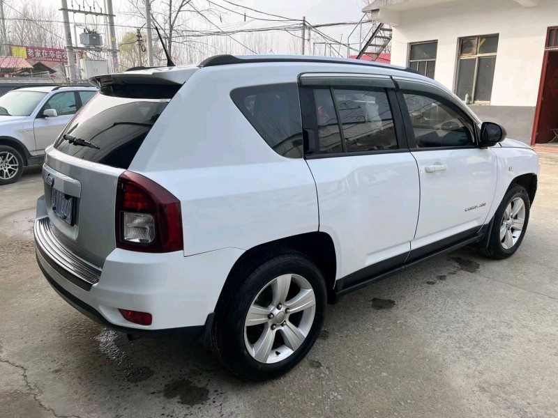 濟寧15年Jeep指南者9