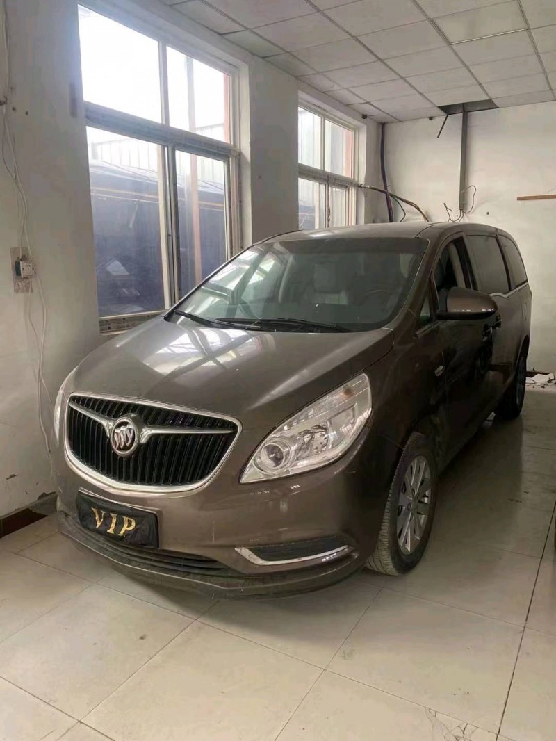 东营17年别克GL82