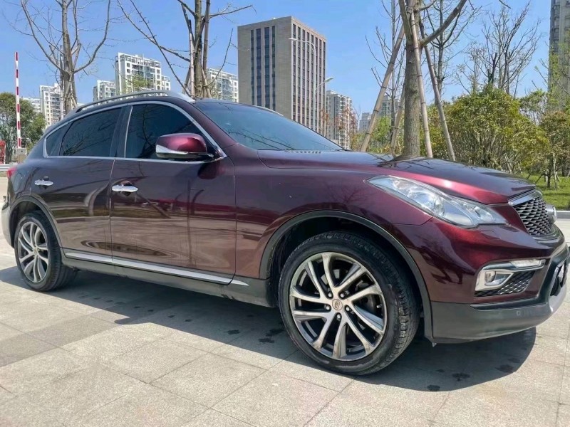 保定15年英菲尼迪QX508