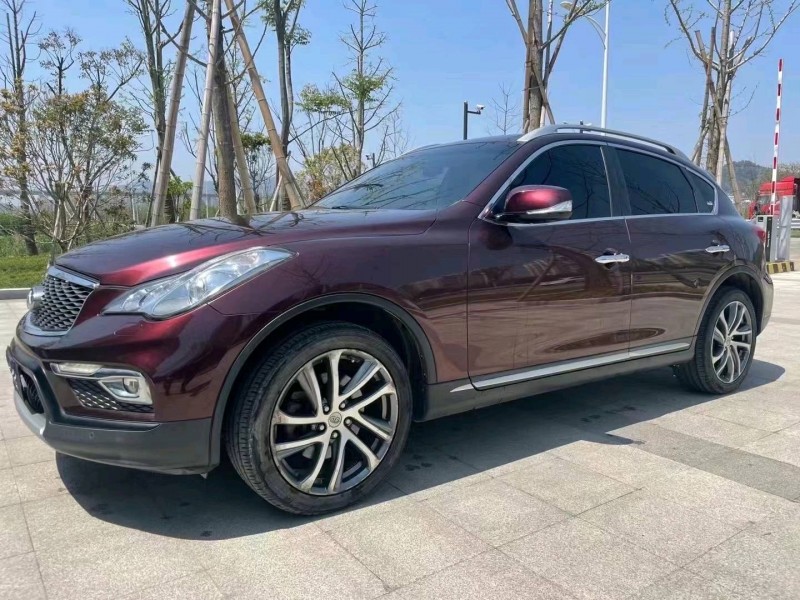 保定15年英菲尼迪QX507