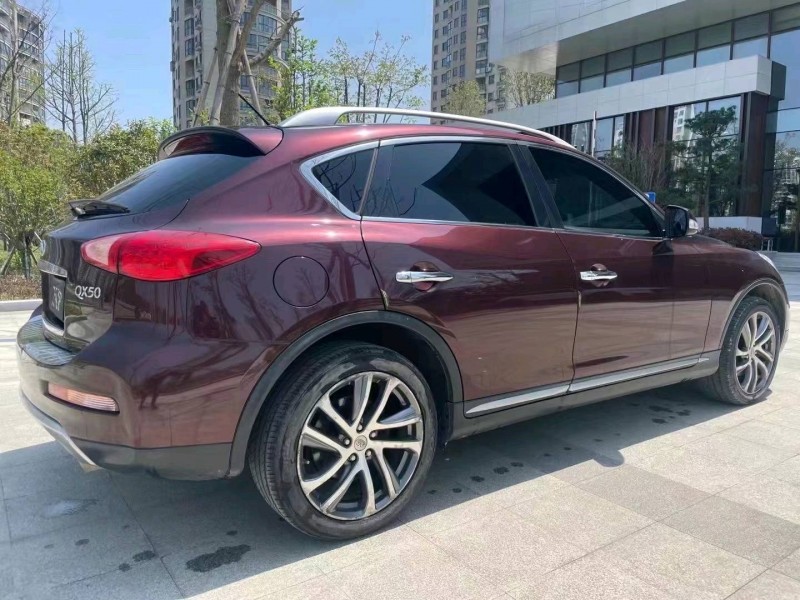 保定15年英菲尼迪QX504