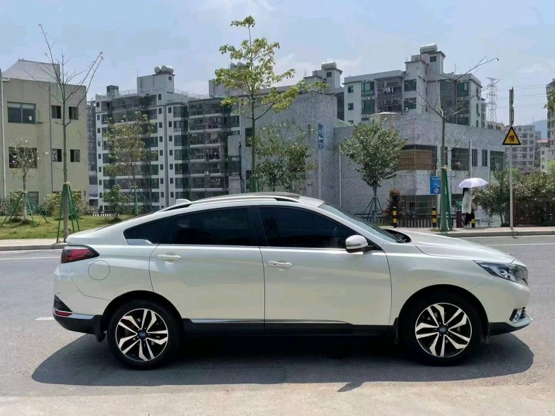廣州18年日產天籟3