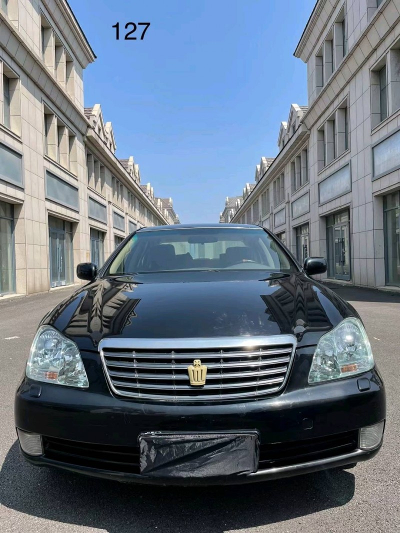 沈陽10年豐田皇冠1