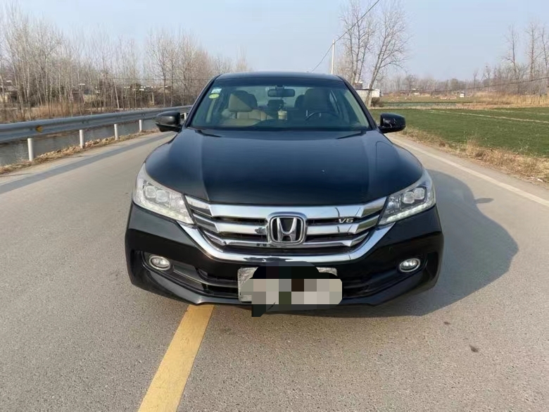 徐州13年本田雅阁9