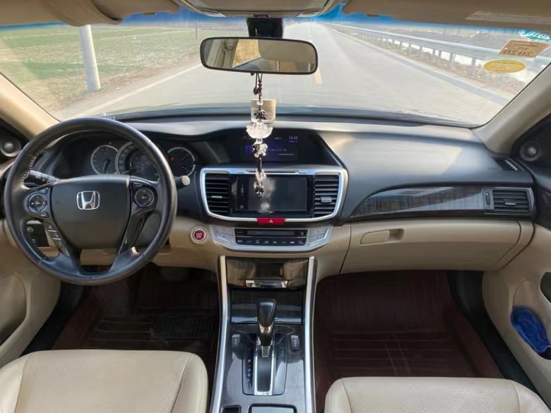 徐州13年本田雅阁5