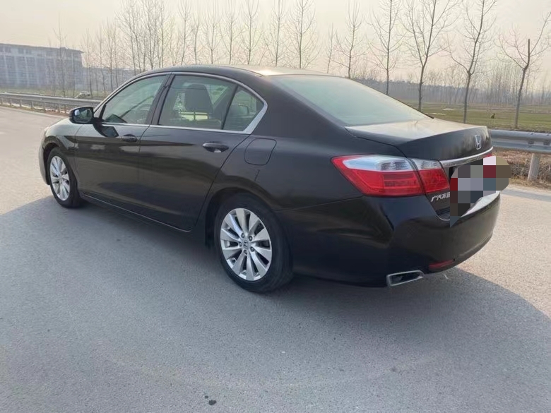 徐州13年本田雅阁3