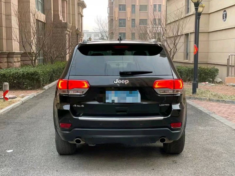 重慶15年Jeep大切諾基3