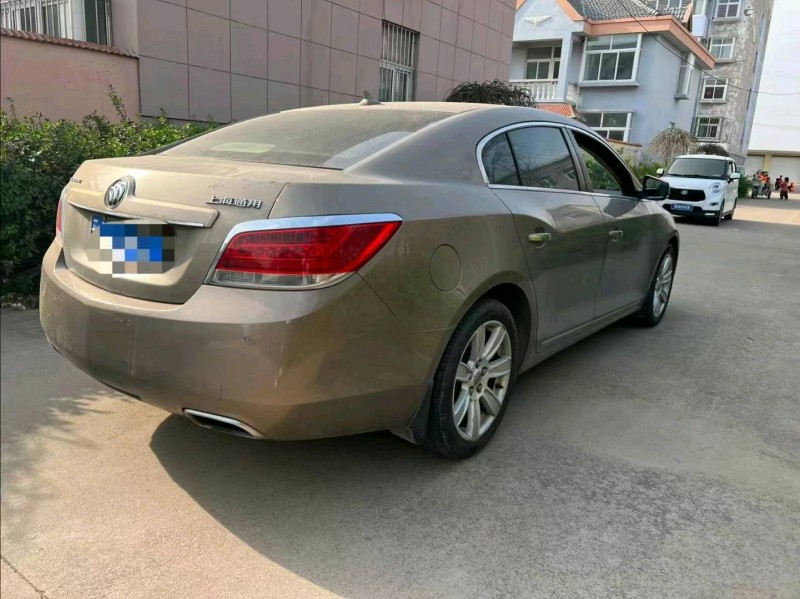 烟台11年别克君越6