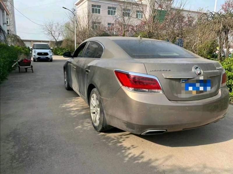 烟台11年别克君越5