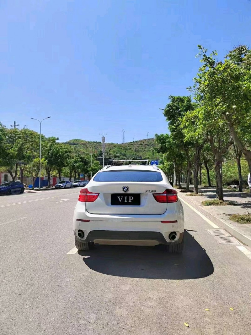 黔西南12年寶馬X66