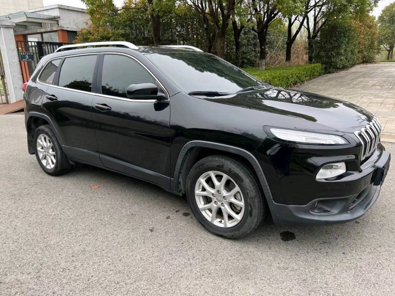 鹽城16年Jeep自由光3