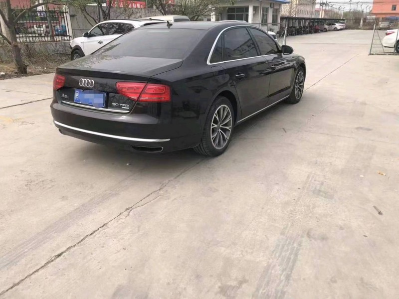 天津12年奧迪A8L4