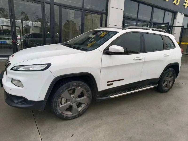北京17年Jeep自由光2