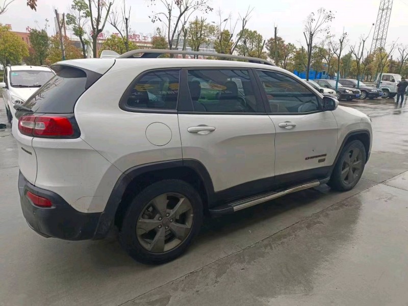 北京17年Jeep自由光3