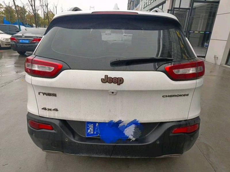 北京17年Jeep自由光4