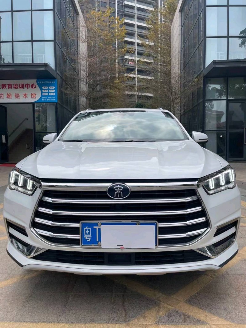 中山19年比亞迪宋1