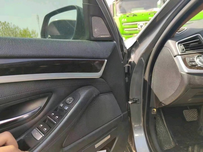 北京14年宝马5系8