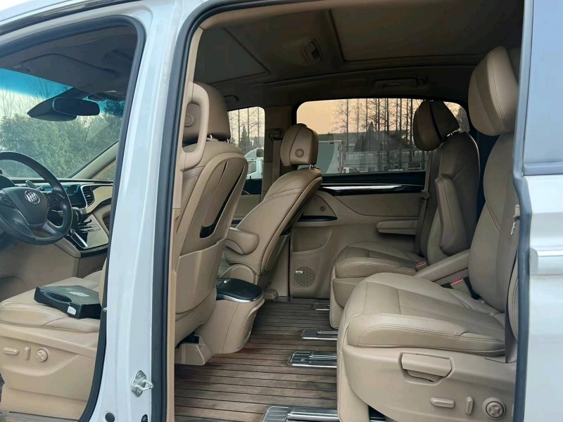 徐州18年别克GL84