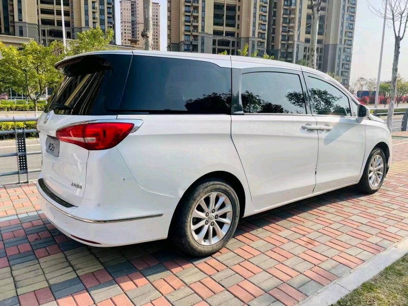 安慶19年別克GL86