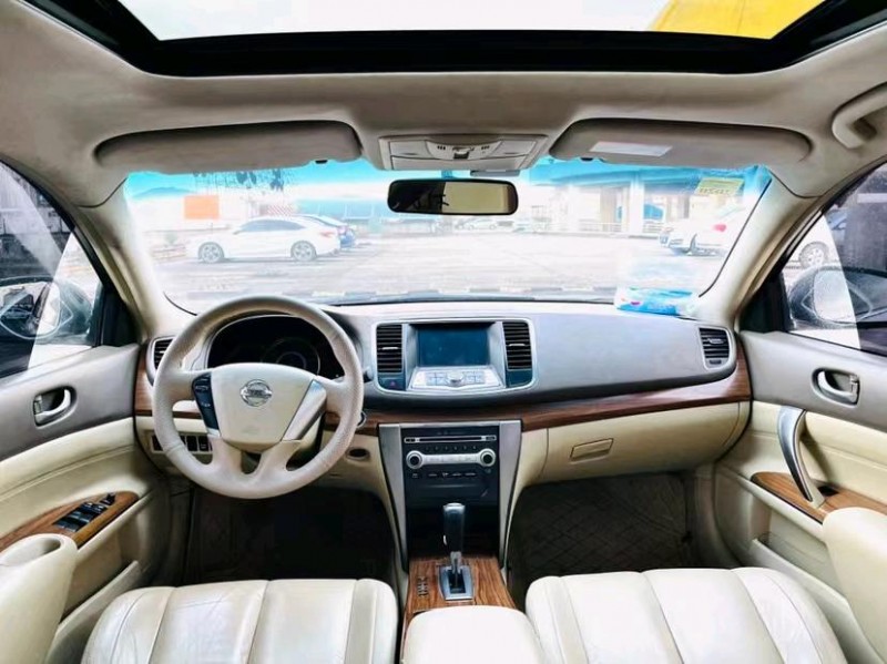東莞11年日產天籟5