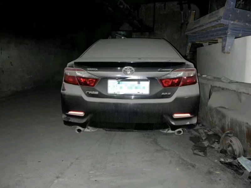 北京14年丰田凯美瑞1