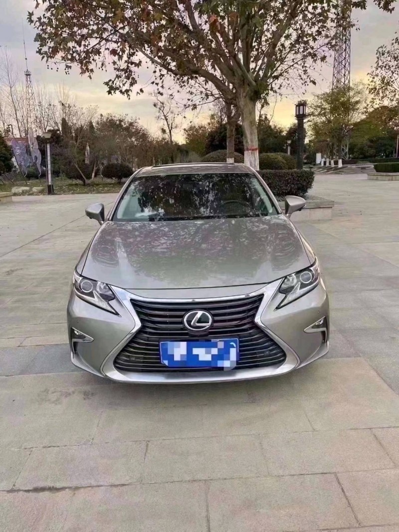 北京17年雷克萨斯ES1
